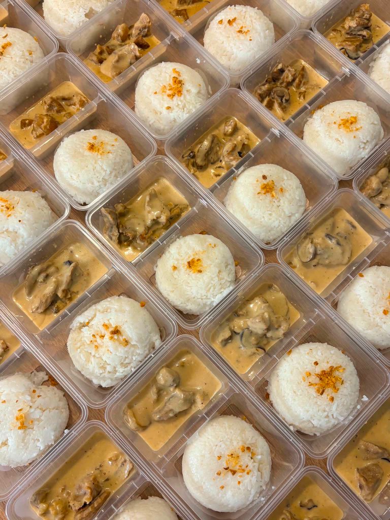 Creamy Chicken with Mushroom with Pork Siomai