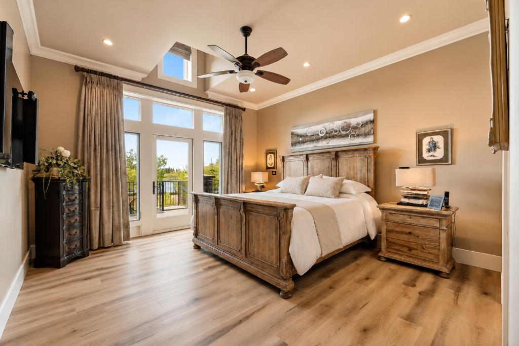 Primary suite with panoramic views of the park