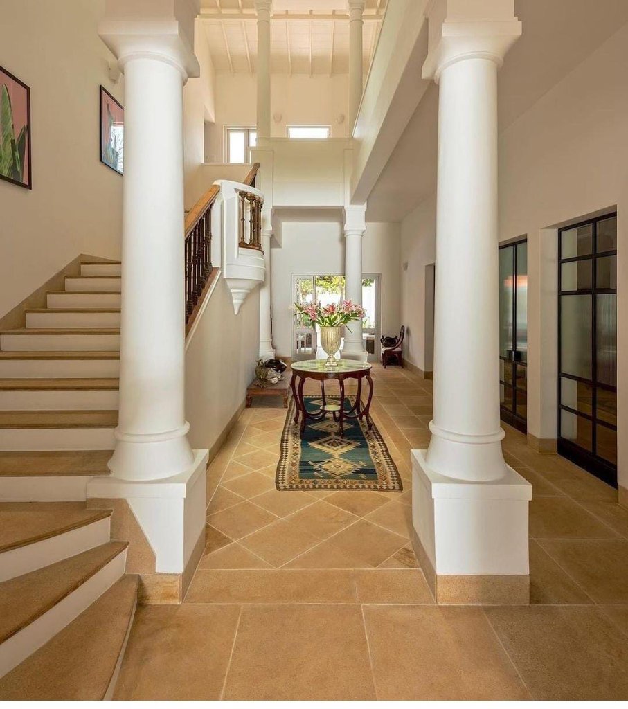 Sculpted Staircase