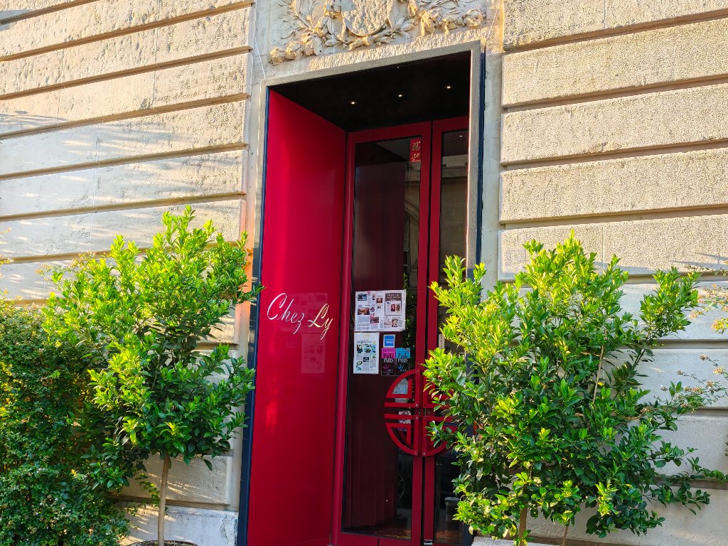 Chez Ly - 8 Rue Lord Byron