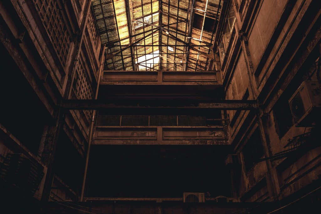Distressed Real Estate Outlook: Opportunities & Pitfalls in 2026