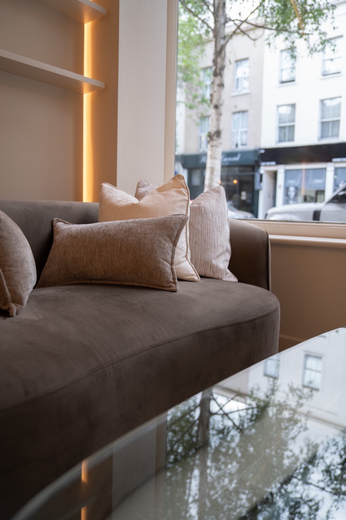 Casaraclinic boutique seating area