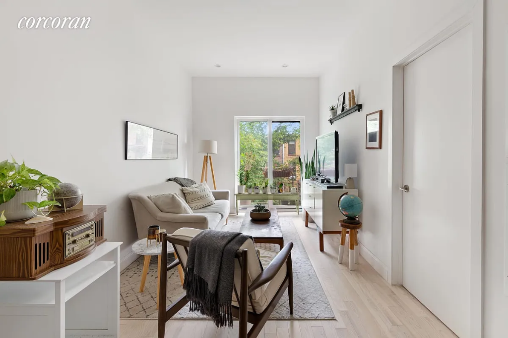 353 6th Street Parlor, Park Slope
