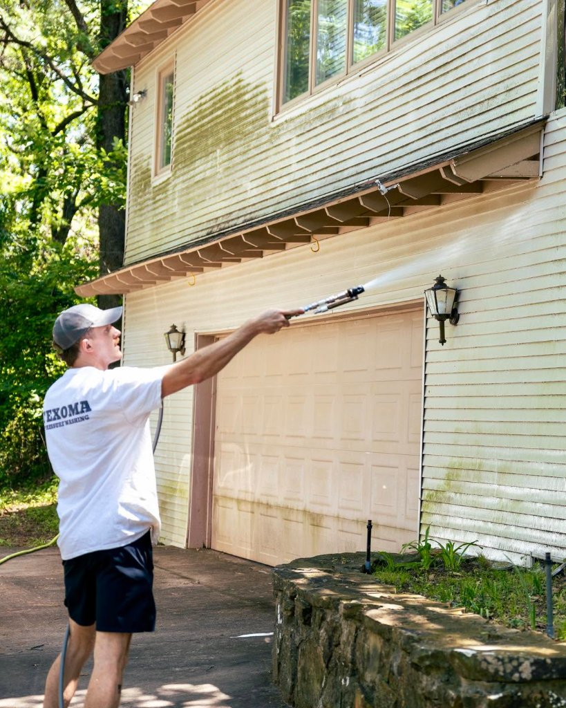 Why North Texas Homes Develop Green Algae Faster Than You Think