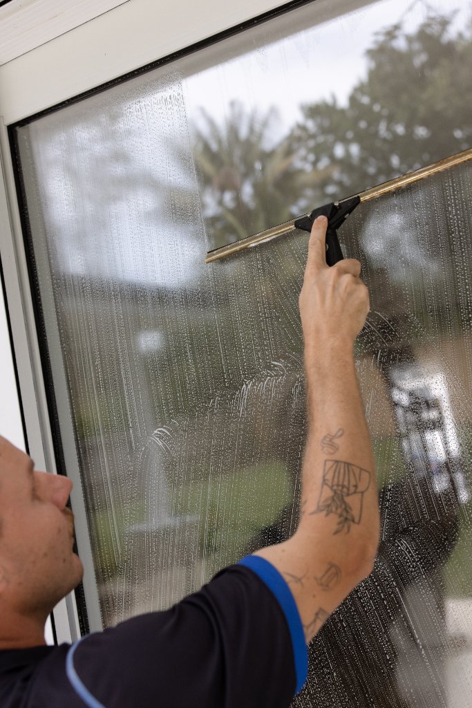 Window cleaning on Northern Beaches