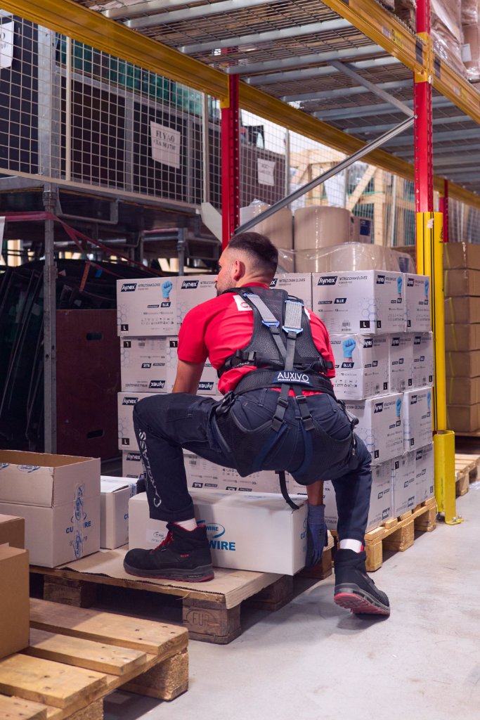 Carglass België , exoskelet bij het hanteren van voertuigglas