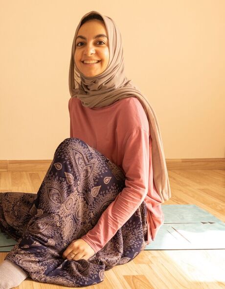 Aisha Fakhro — RYT500, E-RYT200, YACEP, LAPHP, LNRPC — psychotherapist, hypnotherapist
