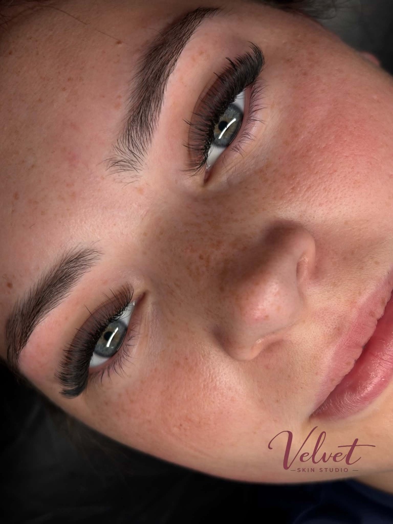 Lash extensions both eyes