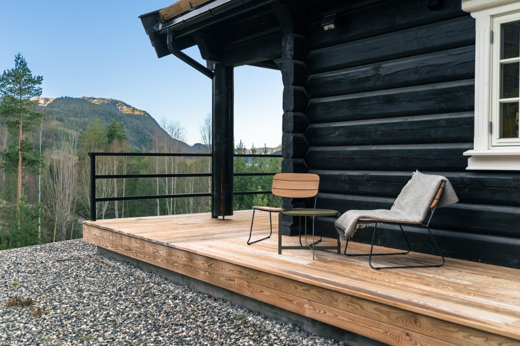 Side terrace