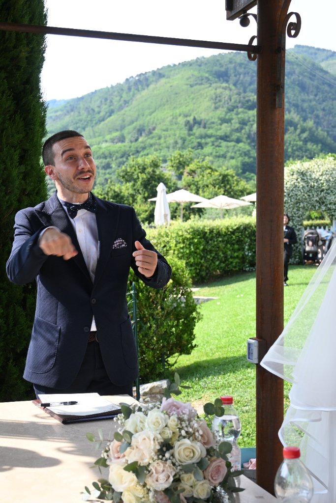 How to Choose a Wedding Celebrant in Italy