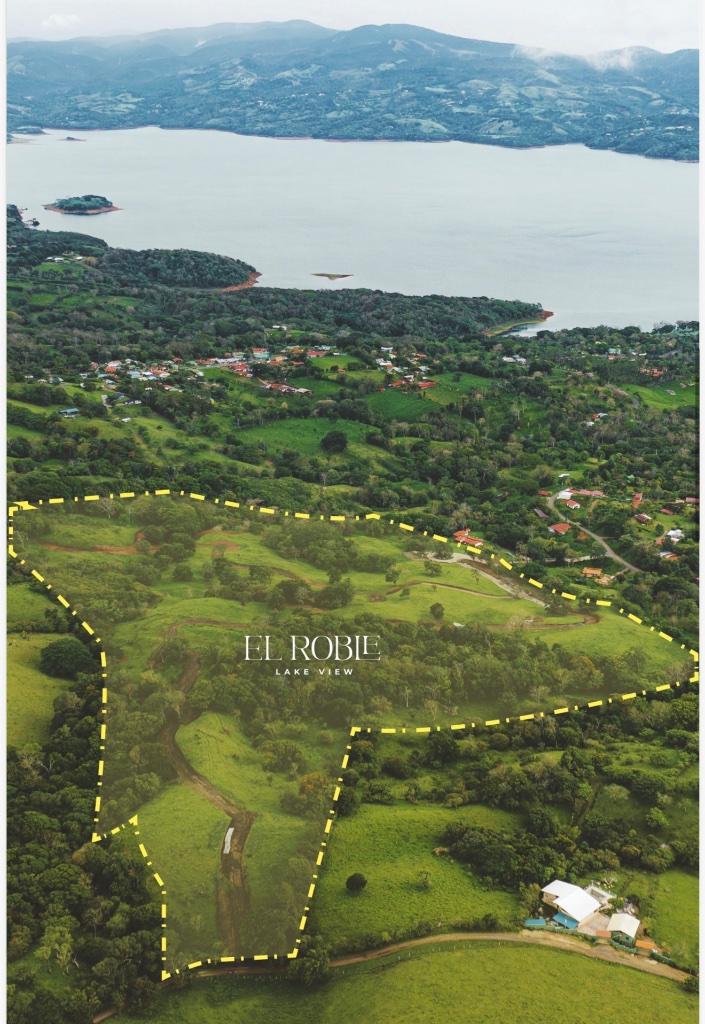 El Roble Lake View — aerial view of the development site