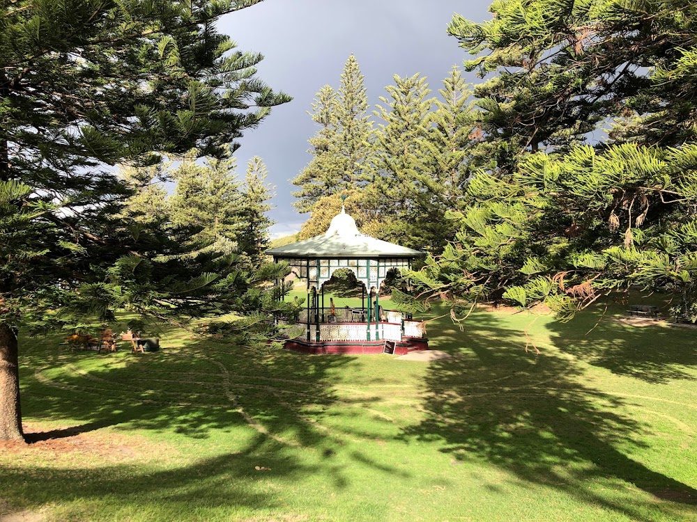 King Edward Park, a heritage Victorian rotunda wedding ceremony spot above the Newcastle coastline, NSW