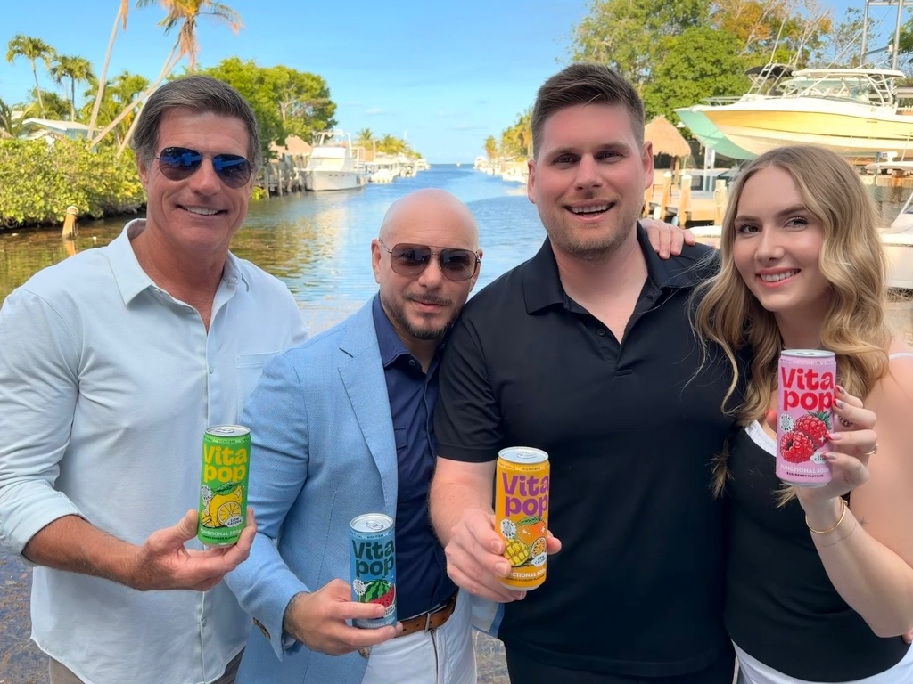 VitaPop lifestyle — cold cans with friends