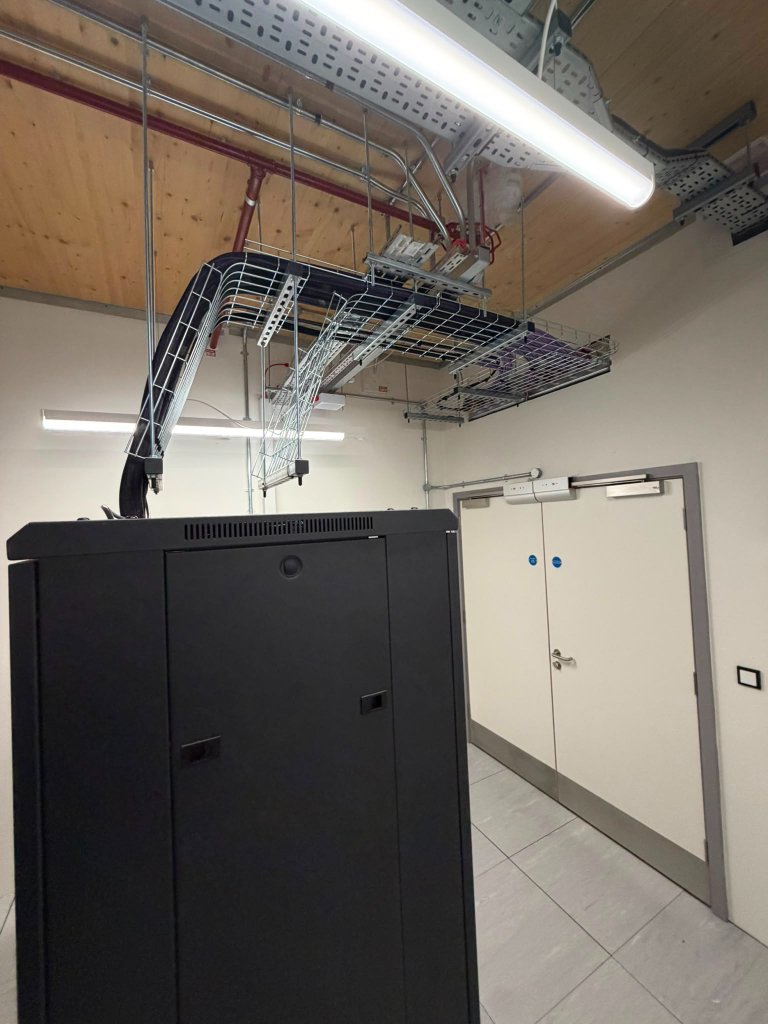 MDF room — cable management and containment detail