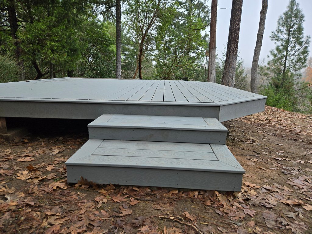 Trex Pebble Grey River Deck on the Applegate River 2