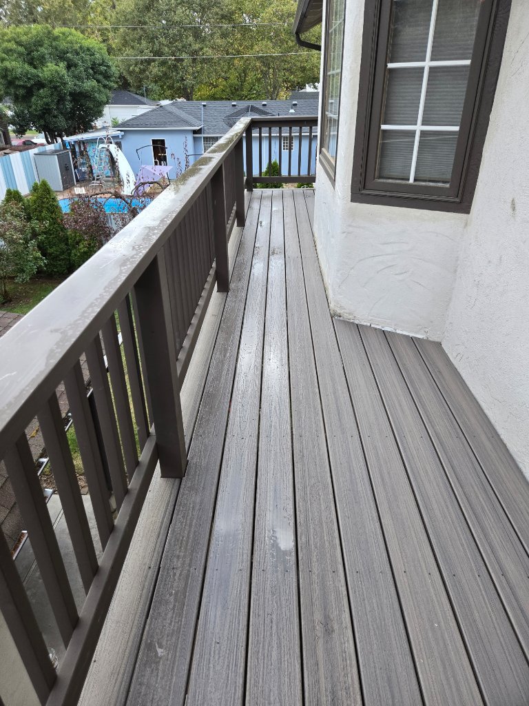 Trex Enhance 2nd-Story Deck with Custom Escape Ladder 2
