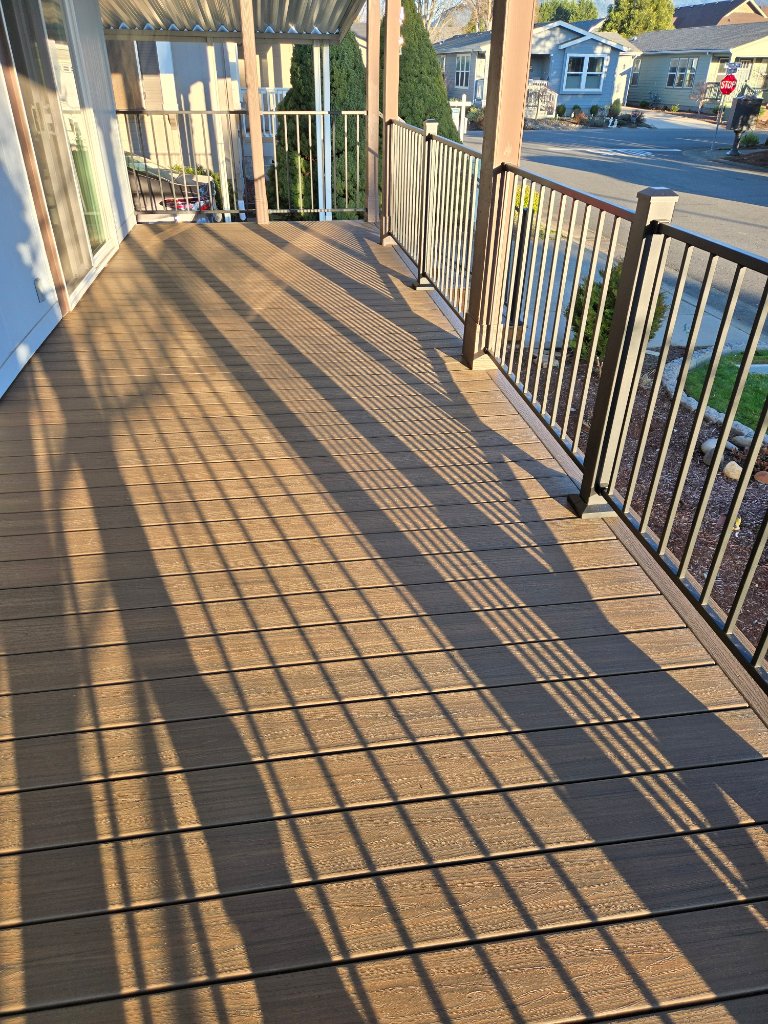 Trex Naturals Deck for 55+ Living Community 4
