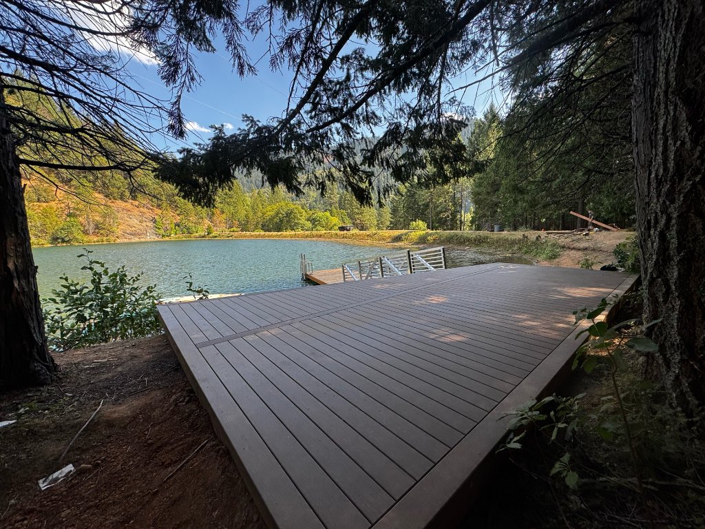The Lake Deck in Trex Jasper 3