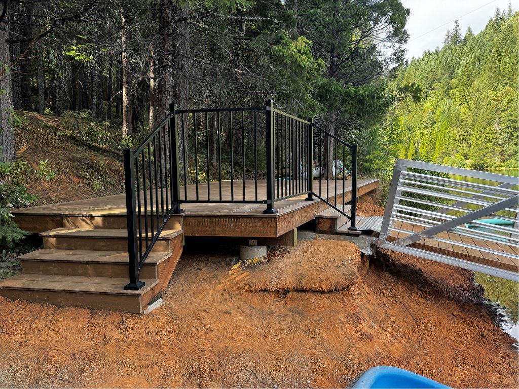 The Lake Deck in Trex Jasper 4