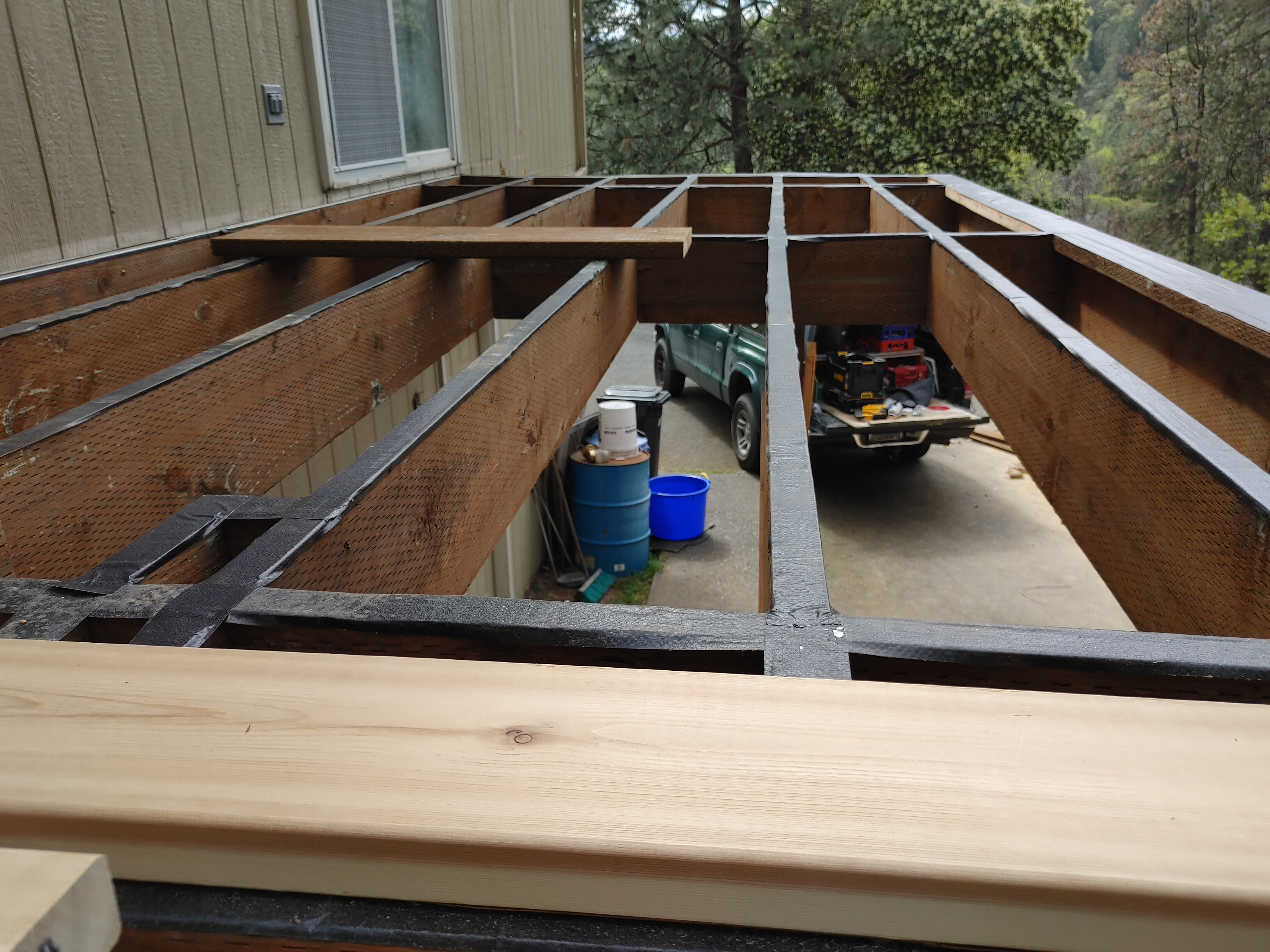 Cedar 2nd-Story Deck with Landing and Aluminum Tu-Step Railing 6