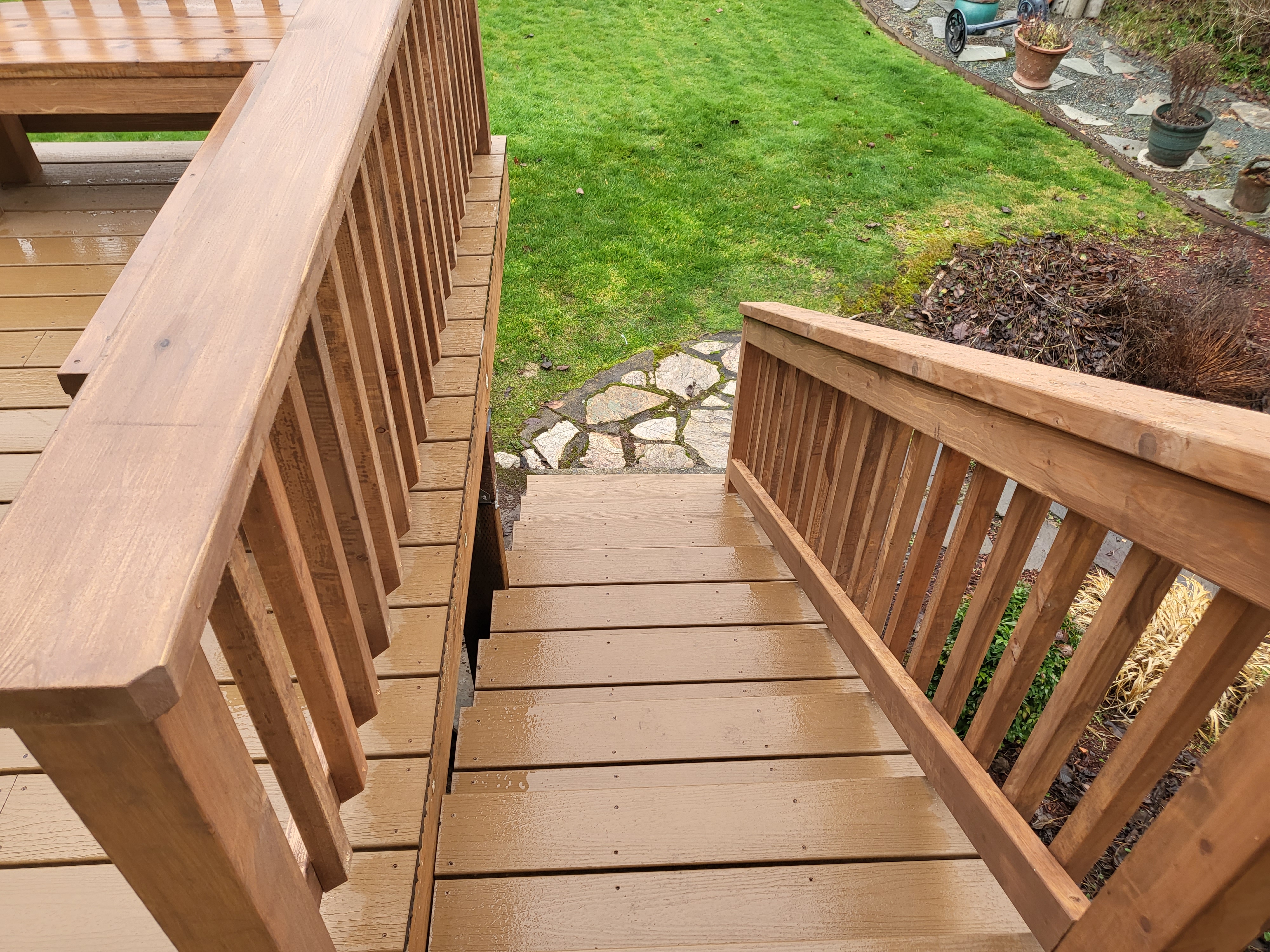 Custom Composite Deck with Built-In Bench 2