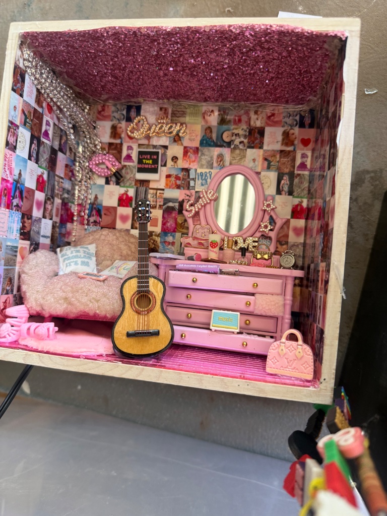 Taylor Swift Bedroom