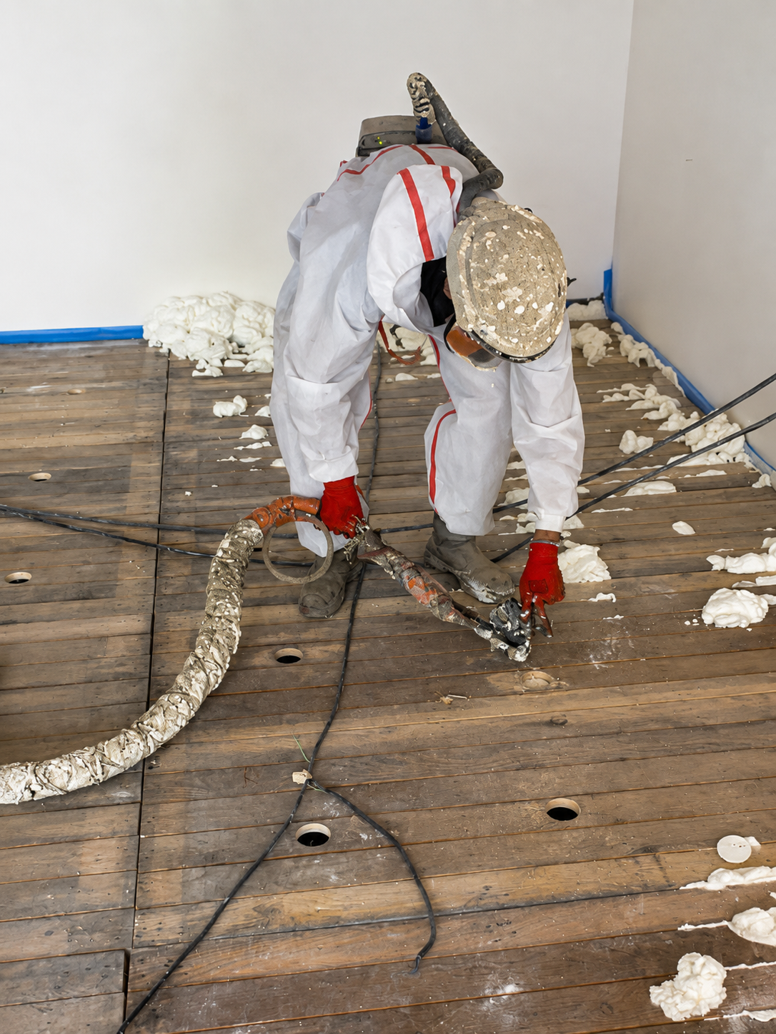 Injection de mousse polyuréthane sous un plancher existant