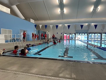 25-yard program pool for learn-to-swim and therapy