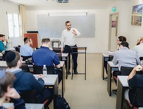 Rabbi Shalom Rosner, Lev Campus · Men
