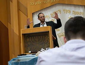Rabbi Shalom Rosner, Lev Campus · Men