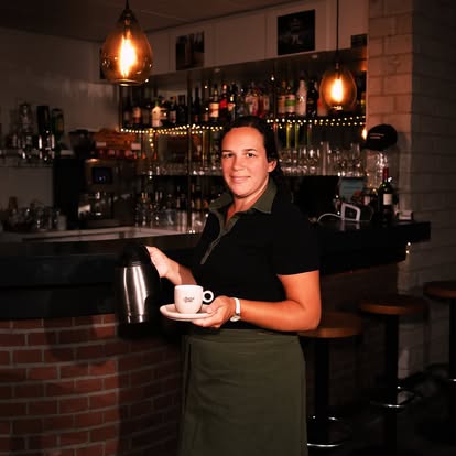Achter de bar