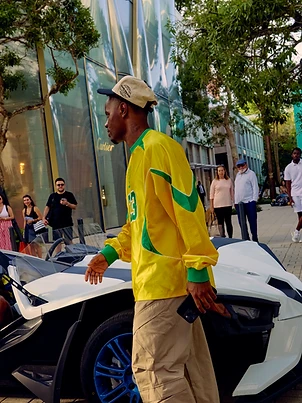 Andre arriving at VS1 Miami