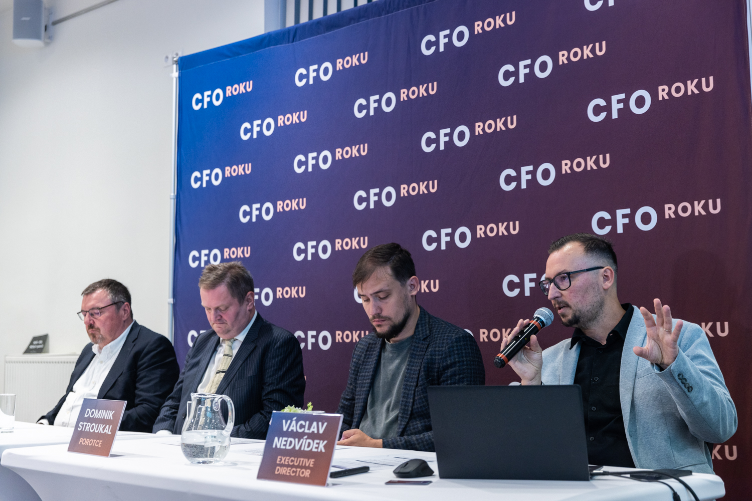 České malé firmy zaostávají v digitalizaci. Umělou inteligenci využívají jen omezeně
