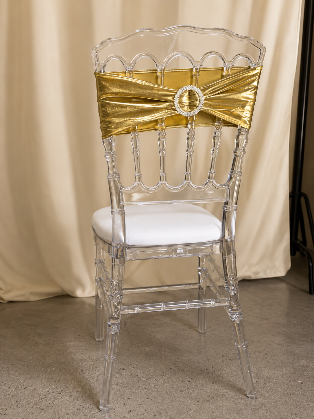 Nœud de chaise doré