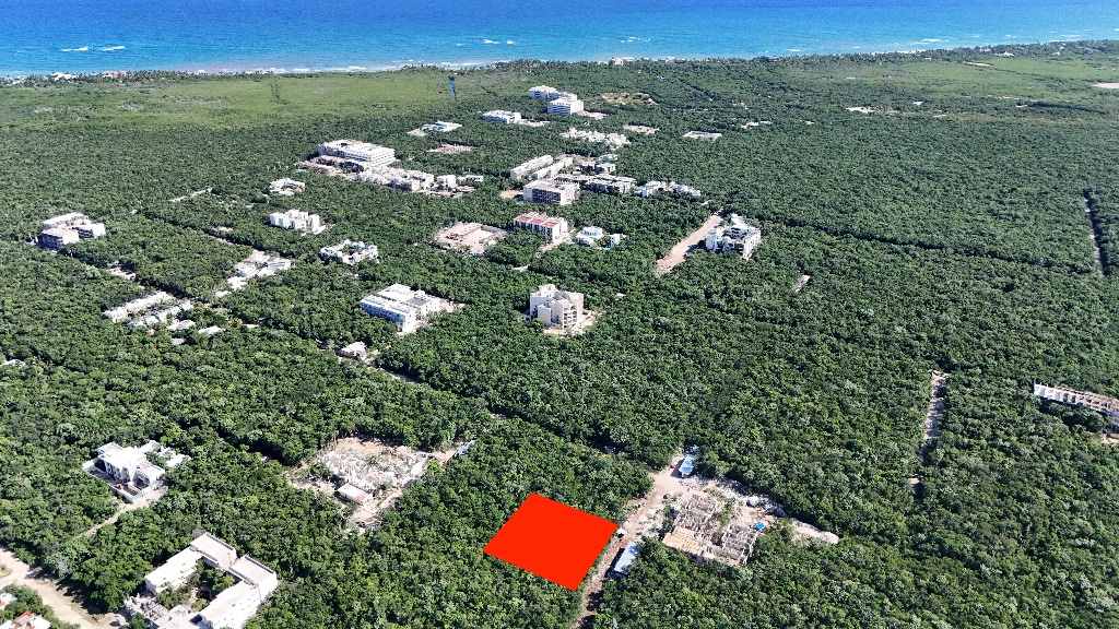 Terreno de 2500 m² en Región 8, densidad H2, Tulum — HRE_T_015