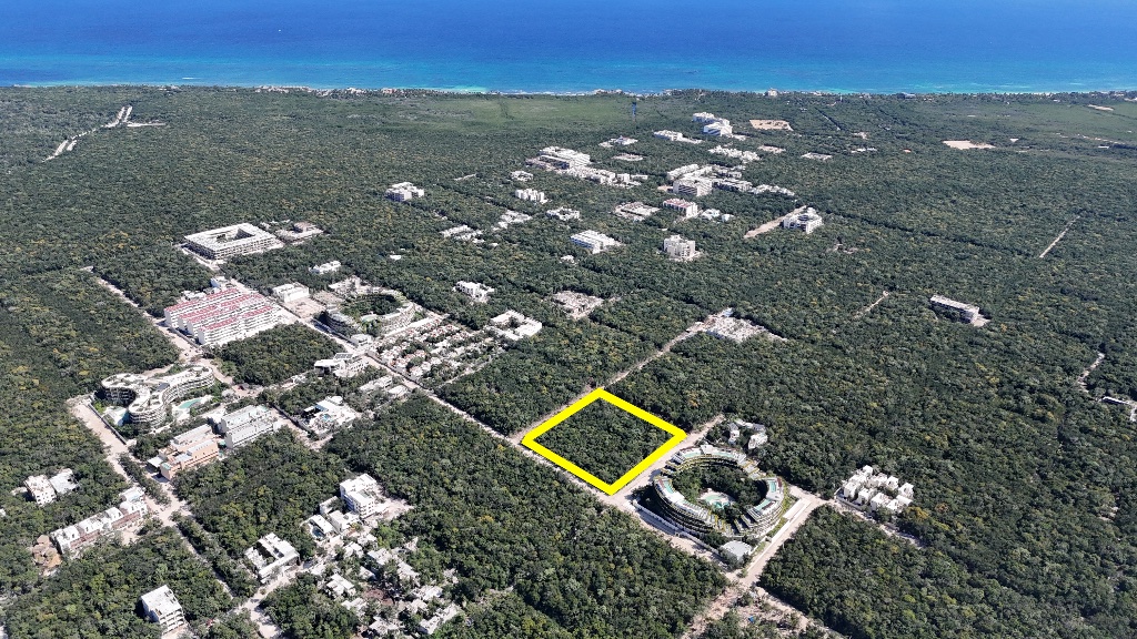 Terrain de 1384 m² à Région 15, densidad H2, Tulum — HRE_TUL_012