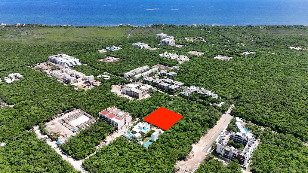 Terrain de 2500 m² à Région 8, densidad TH2, Tulum — HRE_T_007