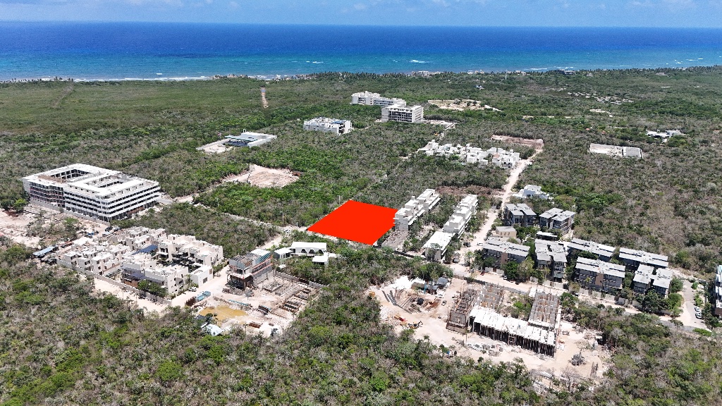 Terrain de 2500 m² à Région 8, densidad TH2, Tulum — HRE_T_010