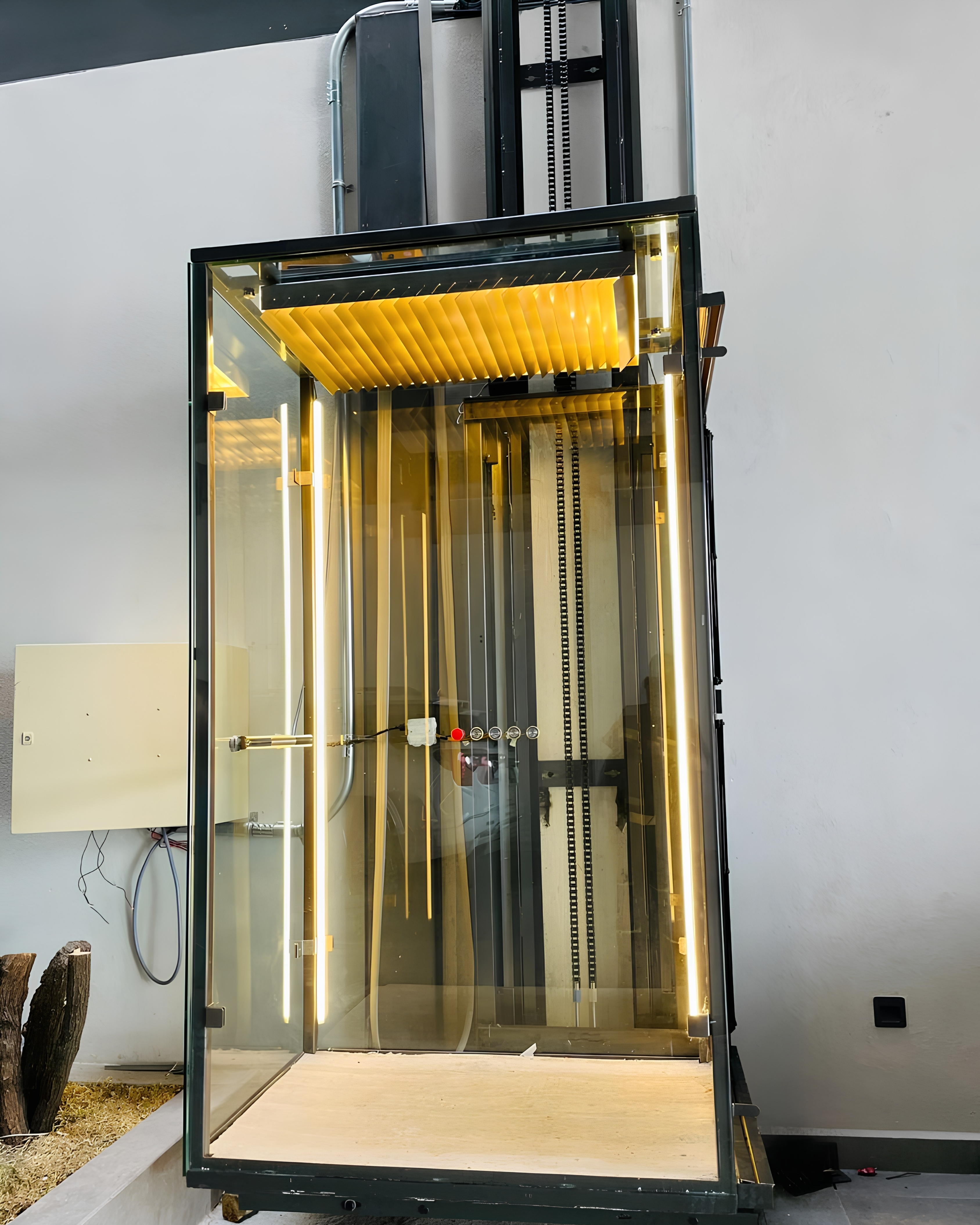 Elevador de cristal en showroom