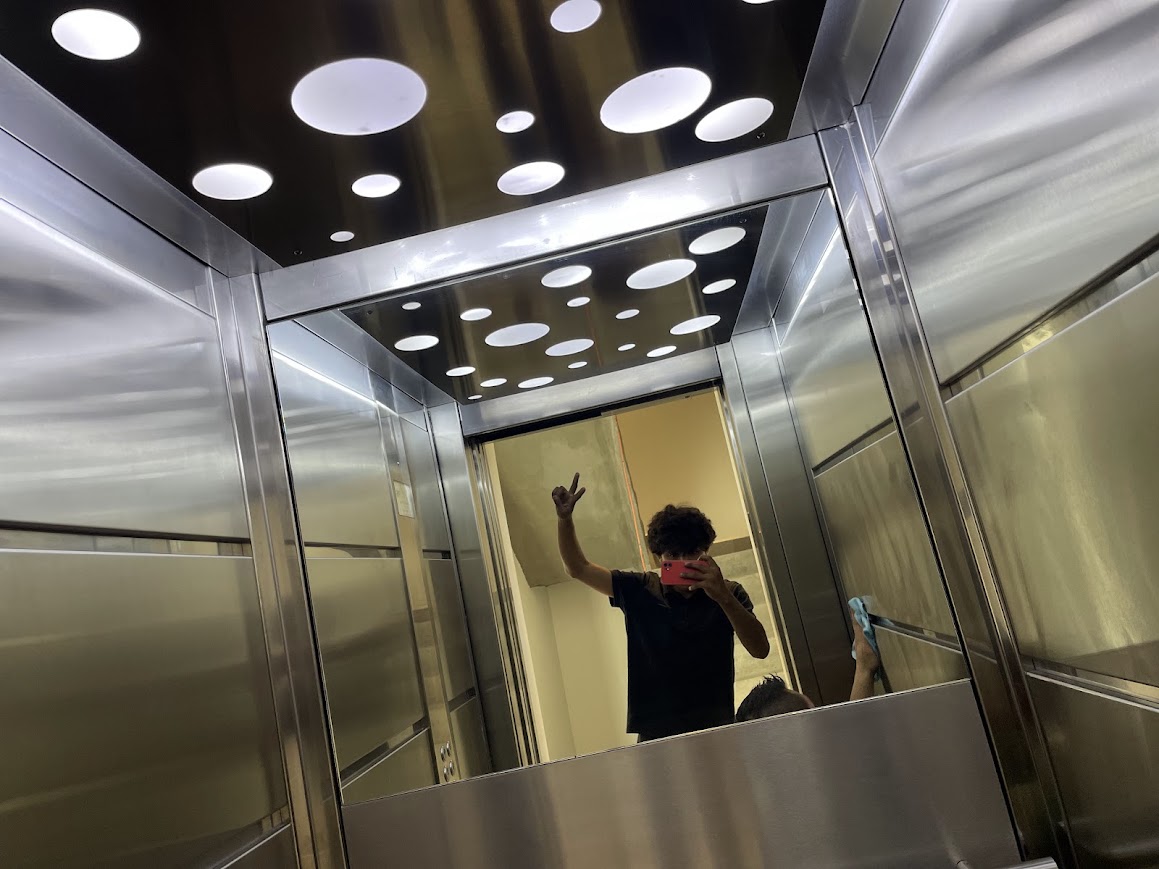 MRL 800 — cabina con techo de LEDs circulares