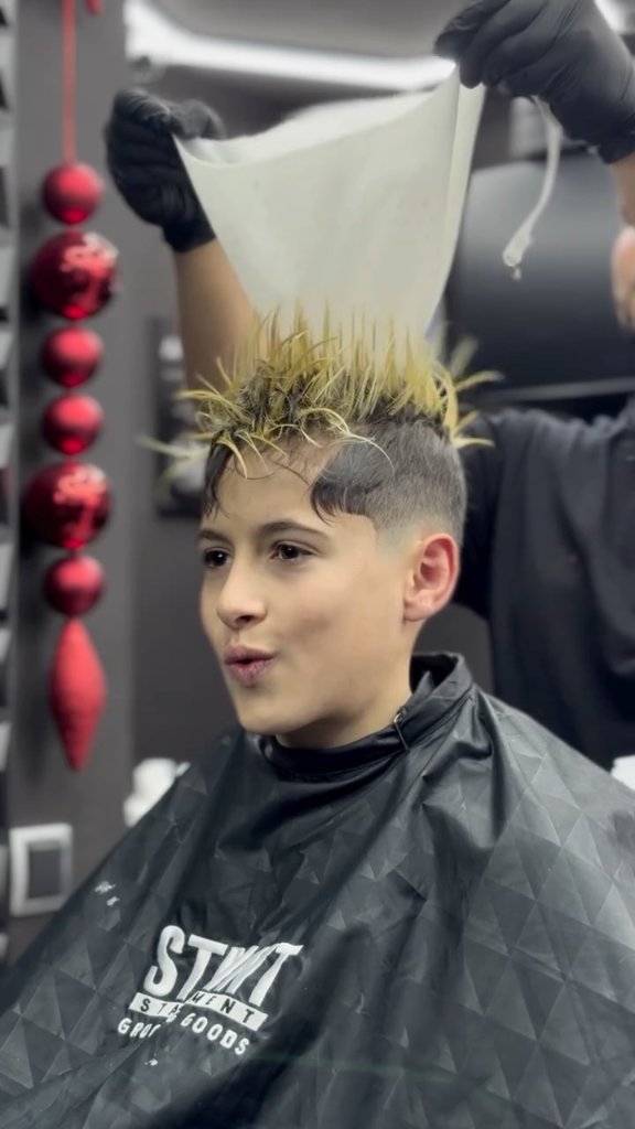 Corte con punta rubia