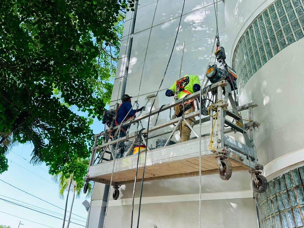 Plataforma suspendida en operación