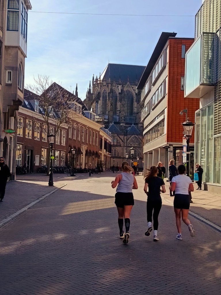 Running Through History: Utrecht in Motion