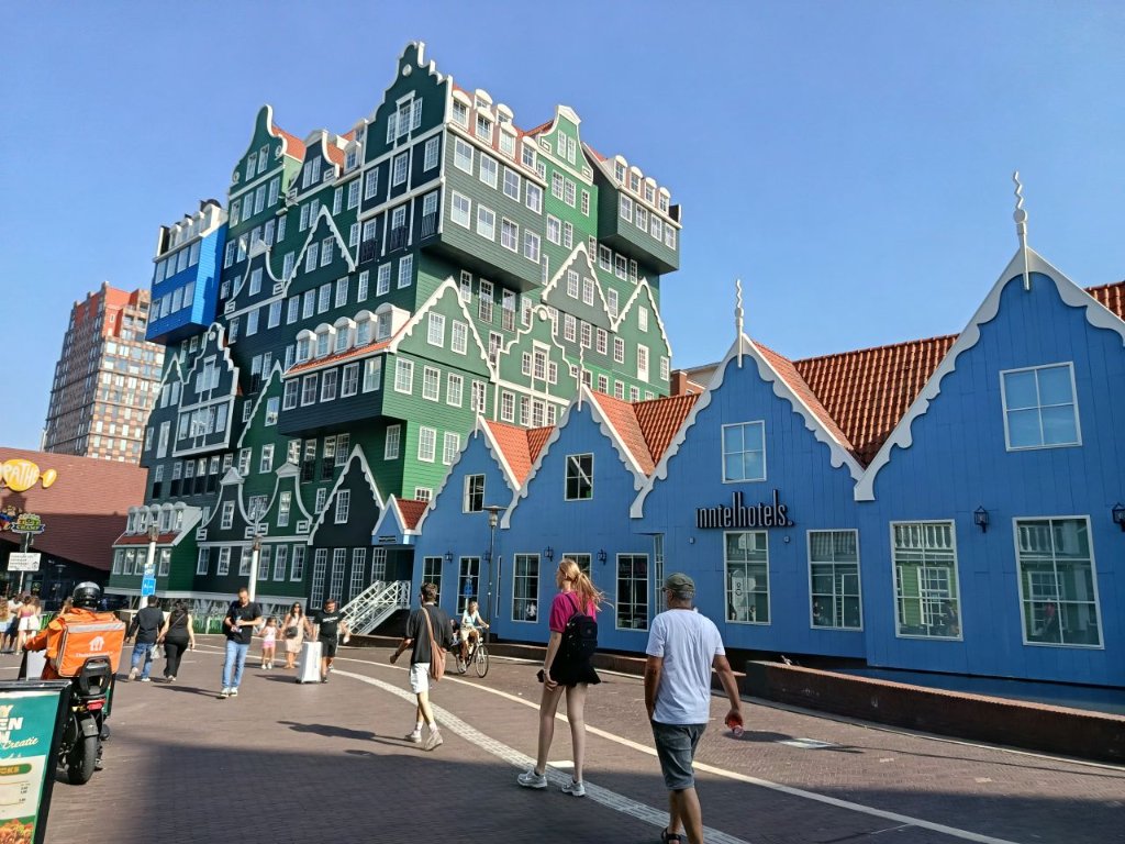 Echoes of Transformation: Zaandam’s Urban Narrative