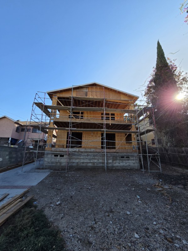 Full-Frontal Scaffolding Encasement