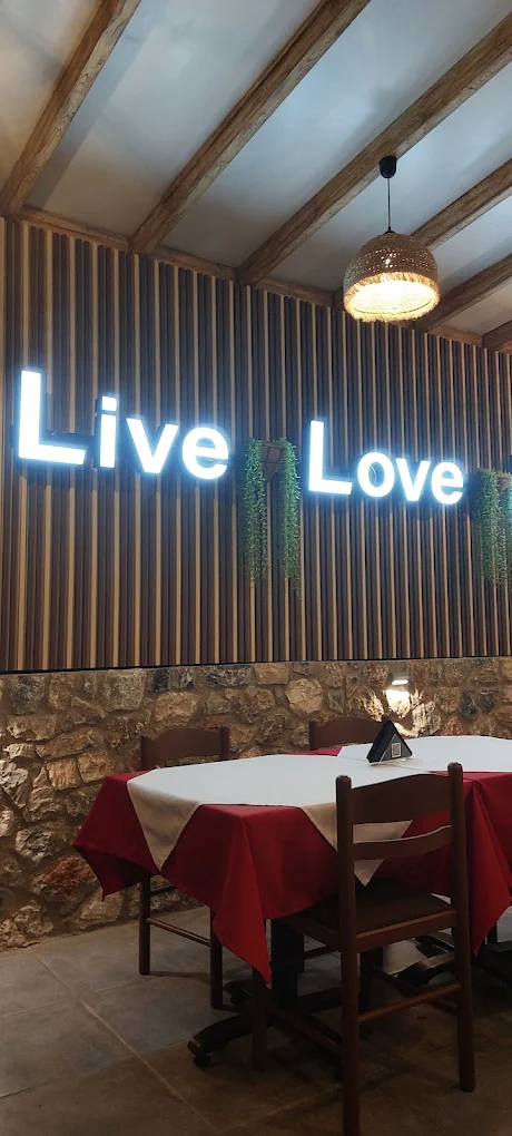 Live Love Laugh dining area