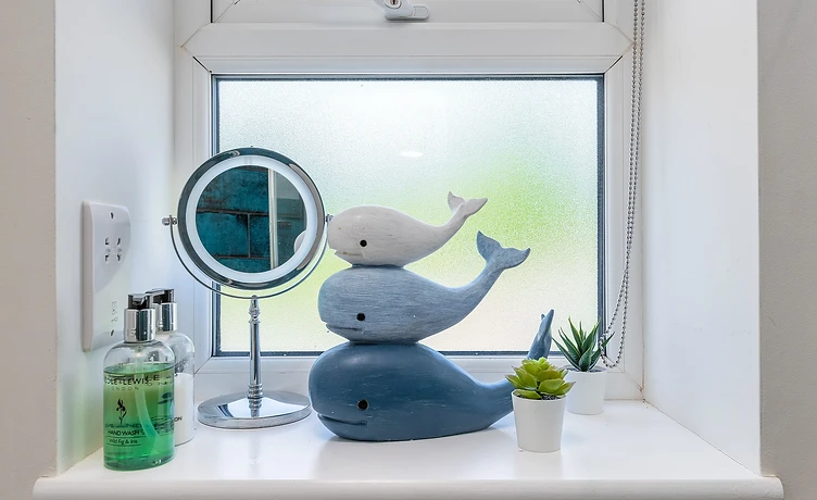 TRAETH-ARIAN-BATHROOM-1D — property photography in Deganwy