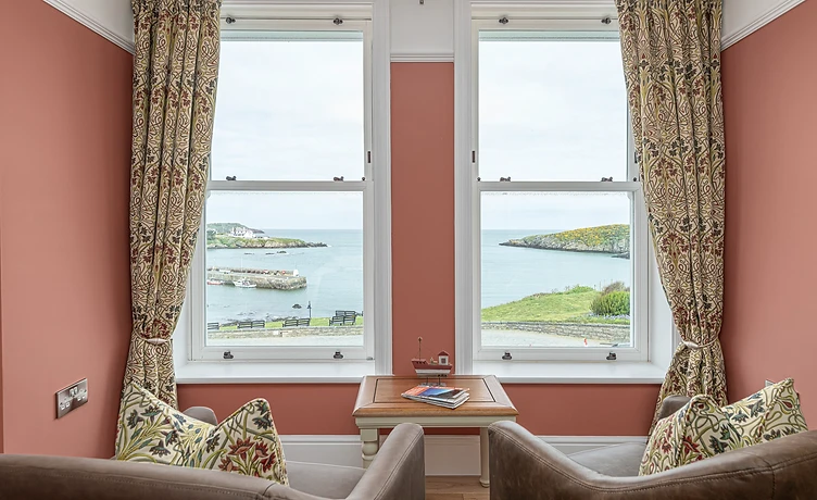 TY-GLAS-BEDROOM-6C — property photography in Llandudno