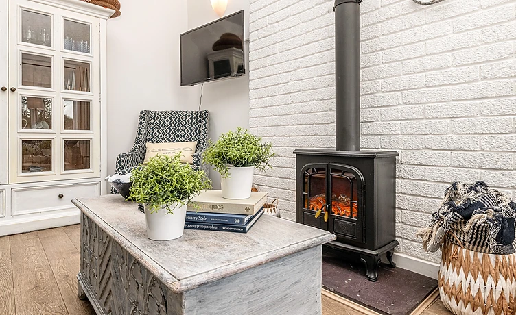 TYN-LON-LOUNGE-09v2 — property photography in Caernarfon