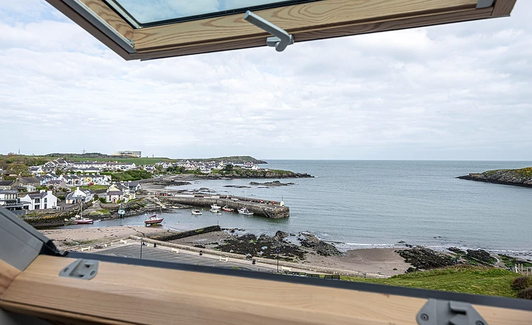 TY-GLAS-BEDROOM-10E — property photography in Aberdovey